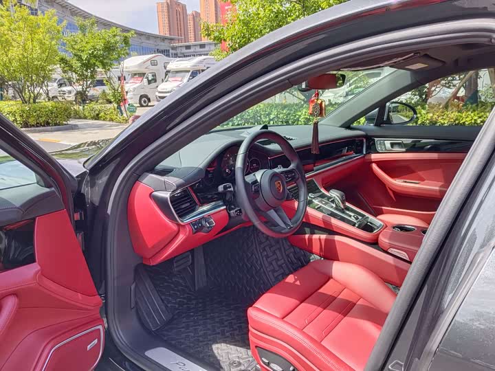 Фото 5 - Porsche Panamera