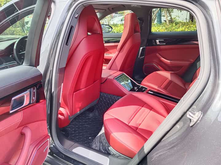 Фото 7 - Porsche Panamera