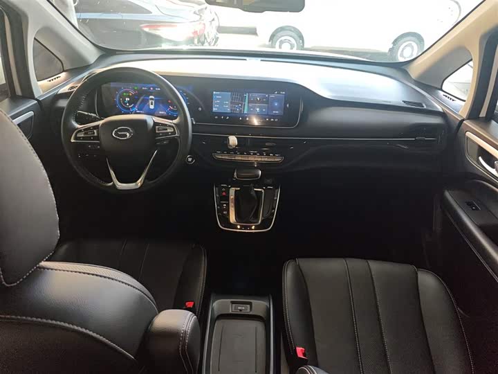 Фото 10 - GAC Trumpchi M6