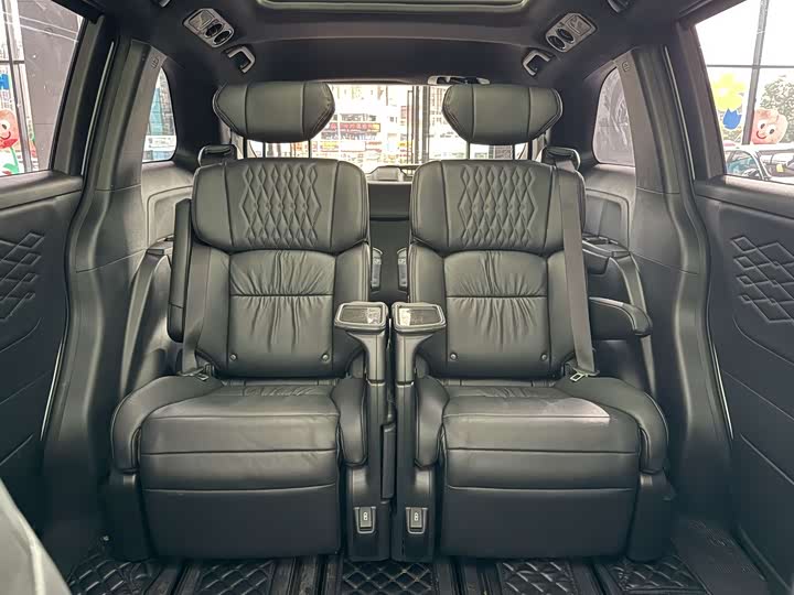 Фото 10 - Honda Elysion