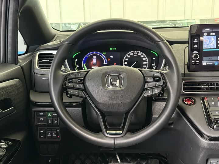 Фото 13 - Honda Elysion