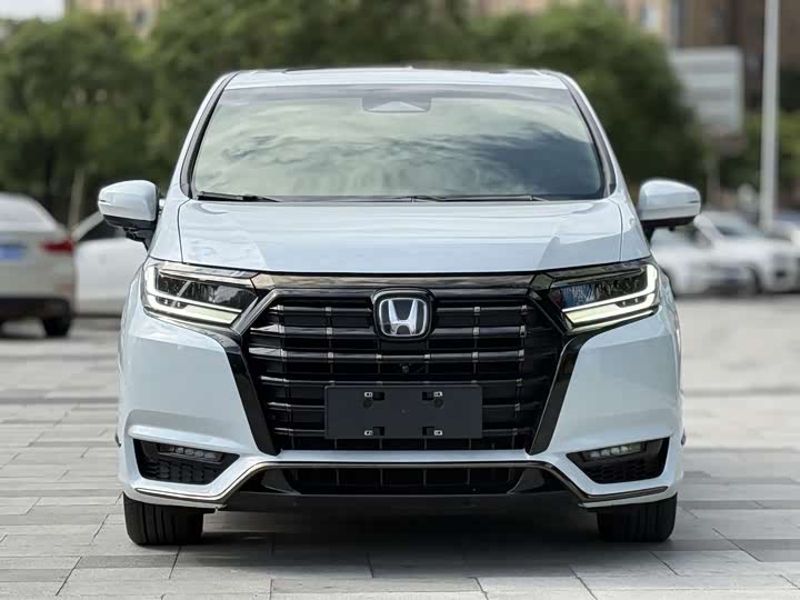 Фото 2 - Honda Elysion