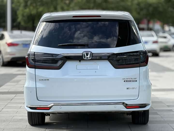 Фото 4 - Honda Elysion