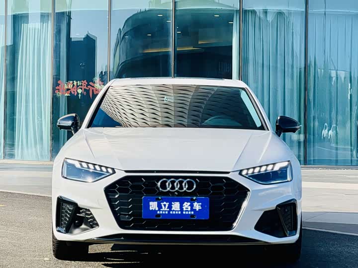 Фото 2 - Audi A4L