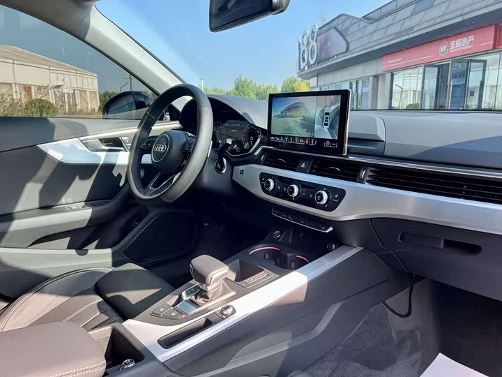 Фото 8 - Audi A4L