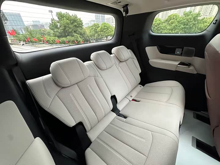 Фото 13 - BYD Xia