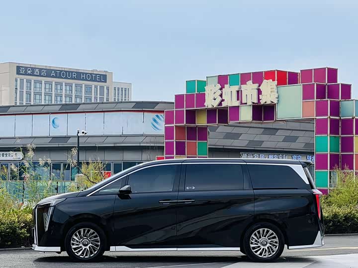 Фото 3 - GAC Trumpchi M8