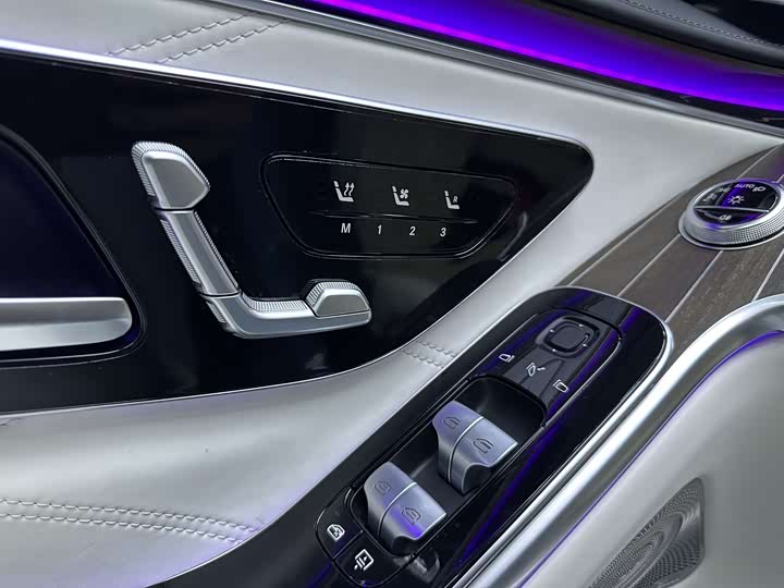 Фото 10 - Mercedes-Benz Maybach S-Class