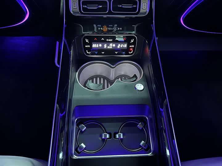 Фото 18 - Mercedes-Benz Maybach S-Class