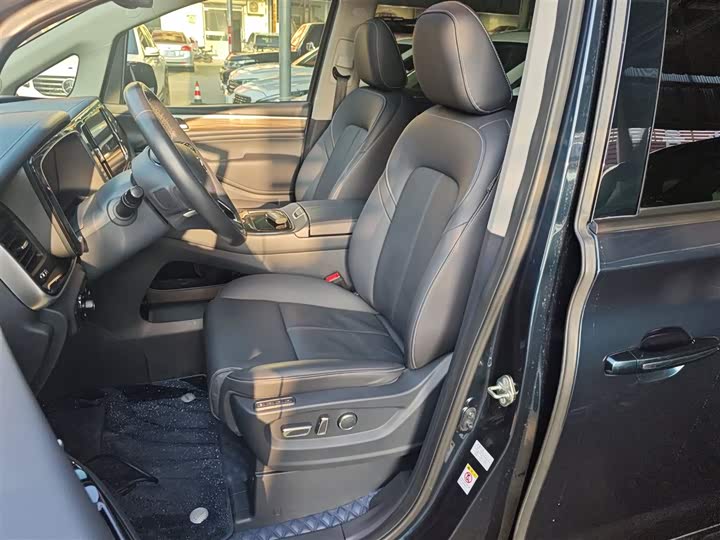 Фото 15 - GAC Trumpchi M8