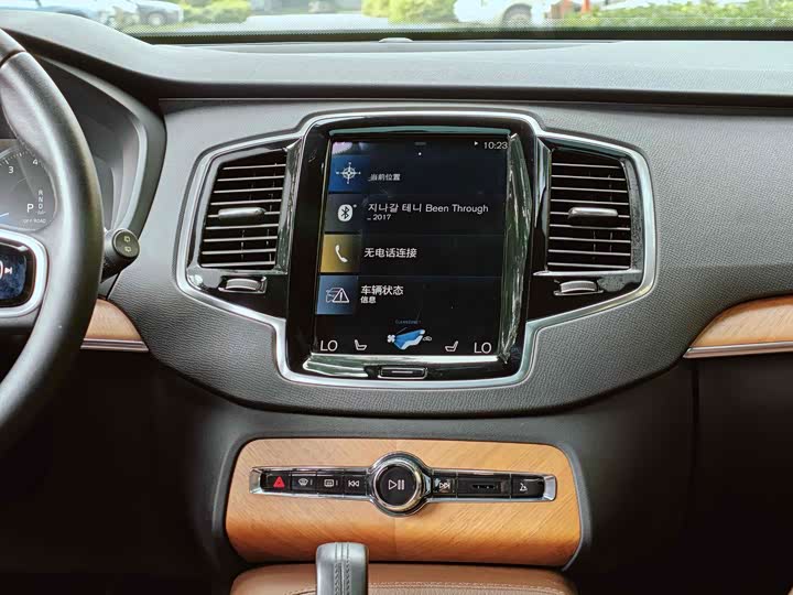 Фото 12 - Volvo XC90