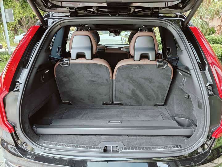 Фото 18 - Volvo XC90