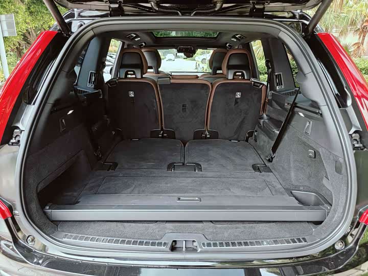 Фото 19 - Volvo XC90