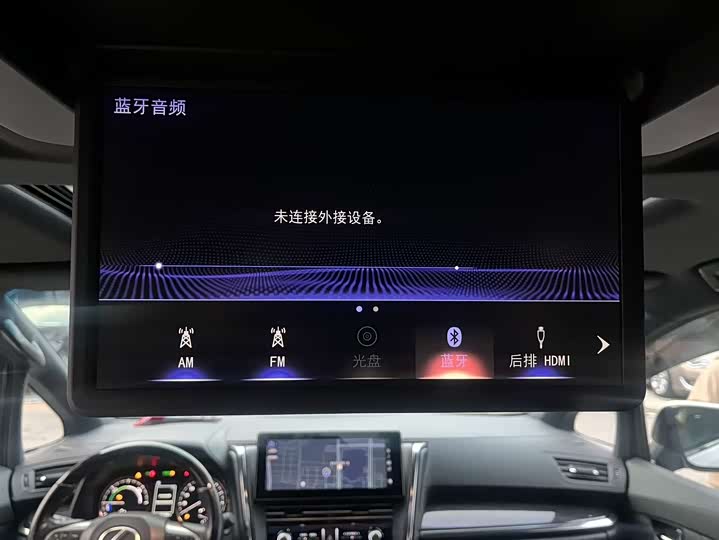 Фото 18 - Lexus LM