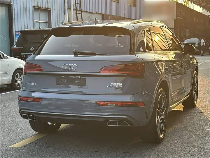 Фото 11 - Audi Q5L