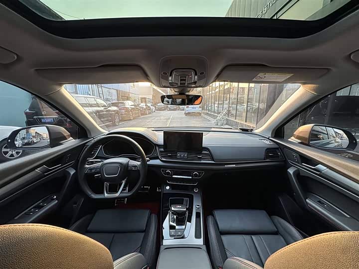 Фото 12 - Audi Q5L