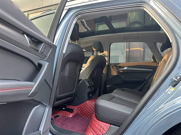 Фото 14 - Audi Q5L