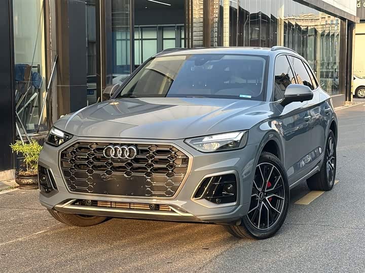 Фото 2 - Audi Q5L