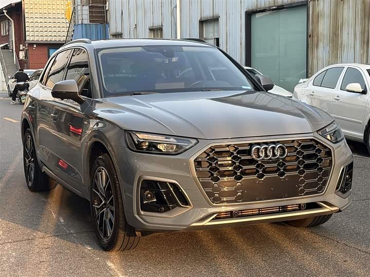 Фото 6 - Audi Q5L