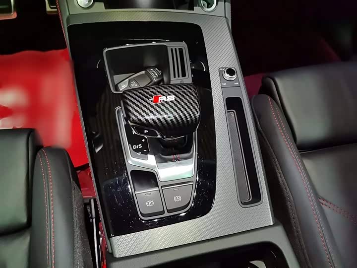 Фото 7 - Audi Q5L