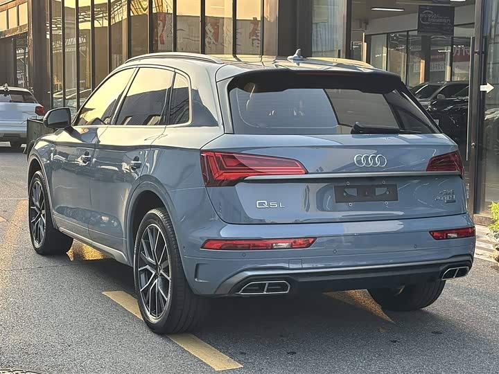 Фото 8 - Audi Q5L