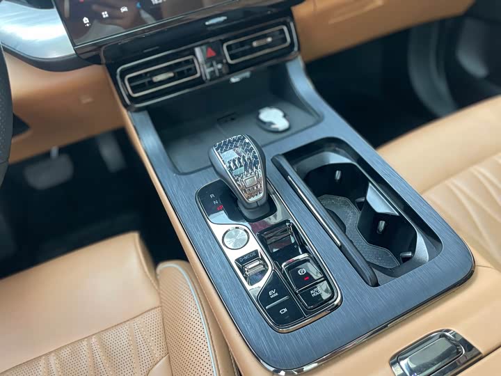 Фото 10 - GAC Trumpchi GS8