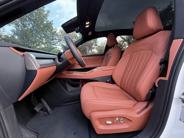 Фото 11 - Nio Onvo L60