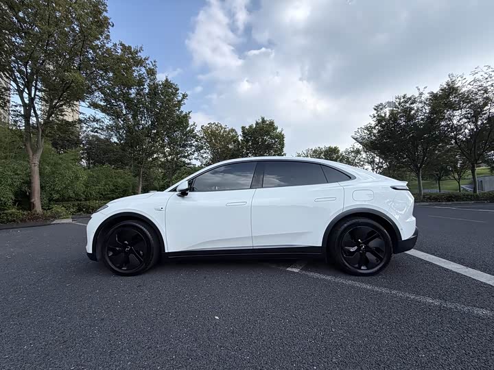 Фото 8 - Nio Onvo L60