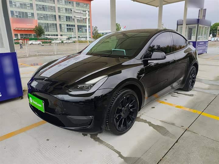 Фото 1 - Tesla Model Y