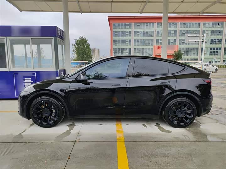 Фото 6 - Tesla Model Y