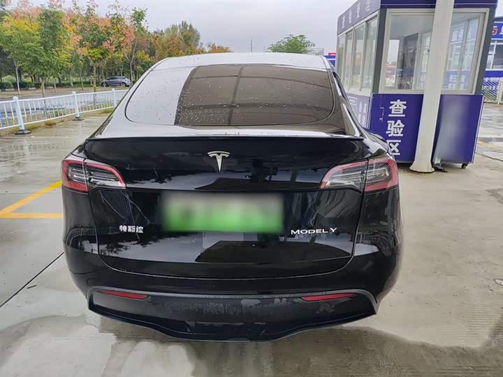 Фото 8 - Tesla Model Y
