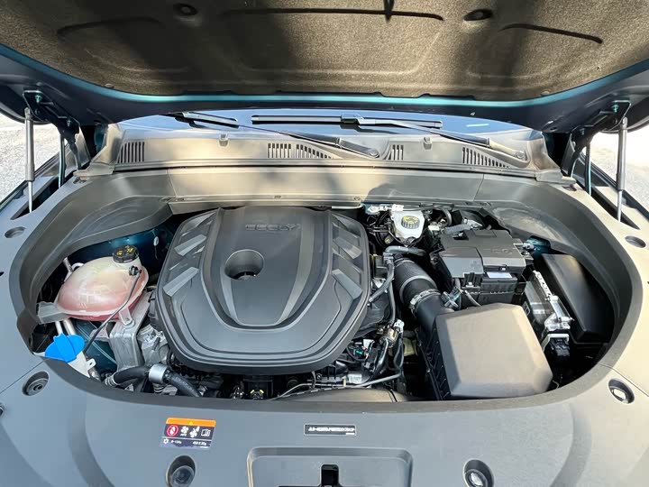 Фото 18 - Geely Monjaro