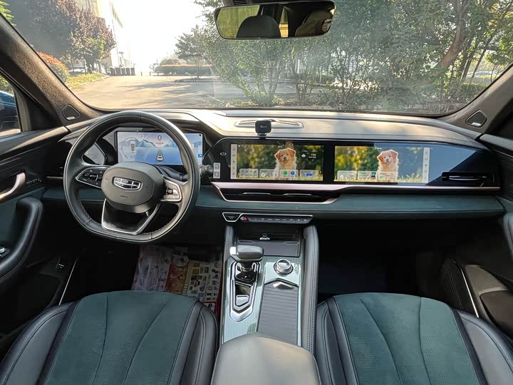 Фото 9 - Geely Monjaro