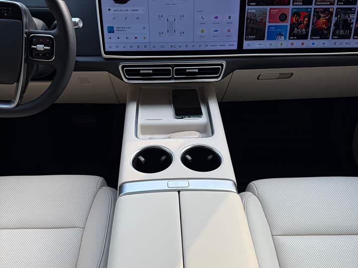 Фото 10 - LiXiang L7