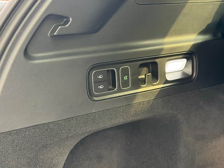 Фото 13 - LiXiang L7