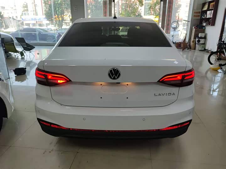 Фото 6 - Volkswagen Lavida