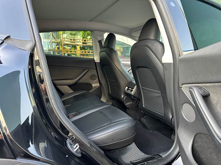 Фото 2 - Tesla Model Y