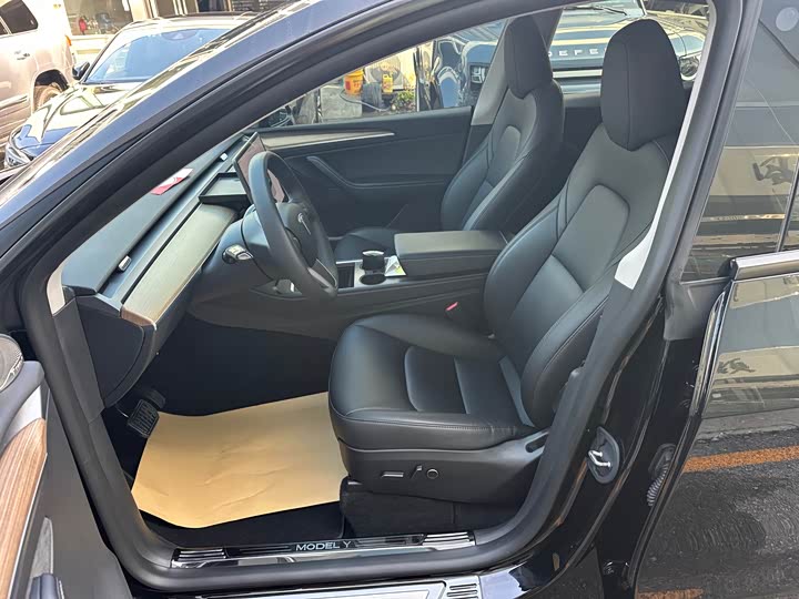 Фото 4 - Tesla Model Y