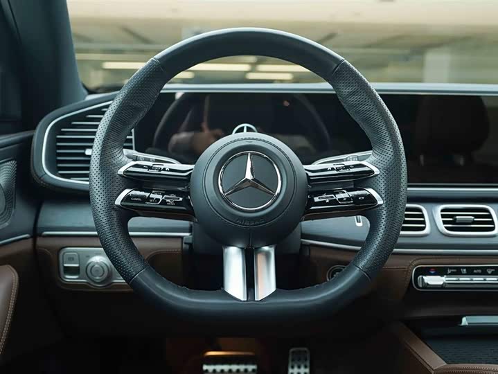 Фото 17 - Mercedes-Benz GLS-Class