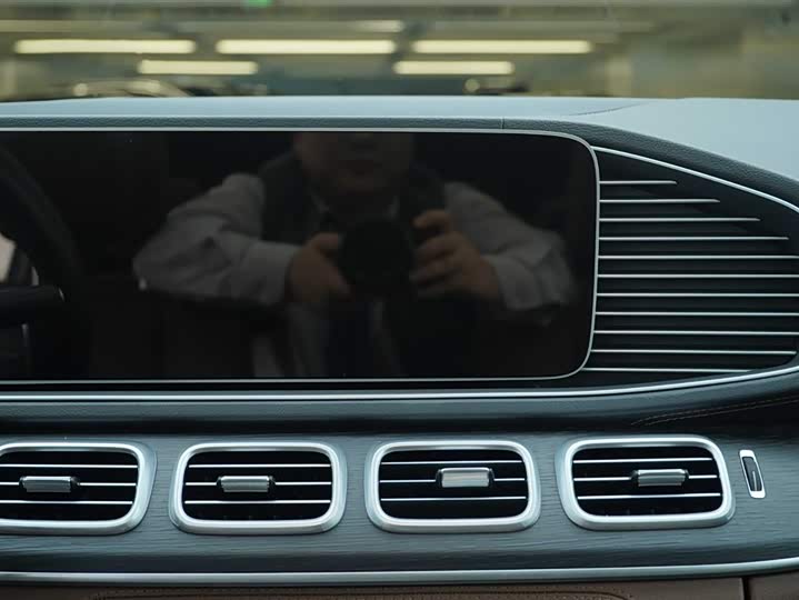 Фото 18 - Mercedes-Benz GLS-Class