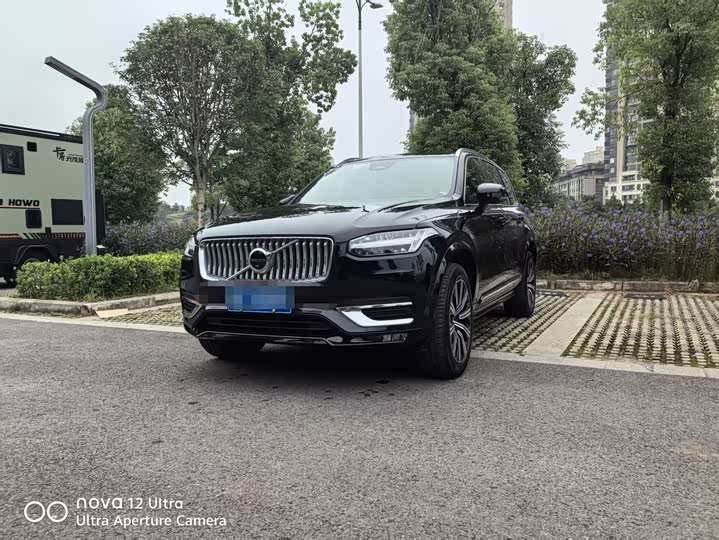 Фото 1 - Volvo XC90