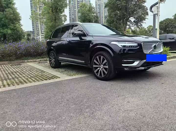 Фото 2 - Volvo XC90