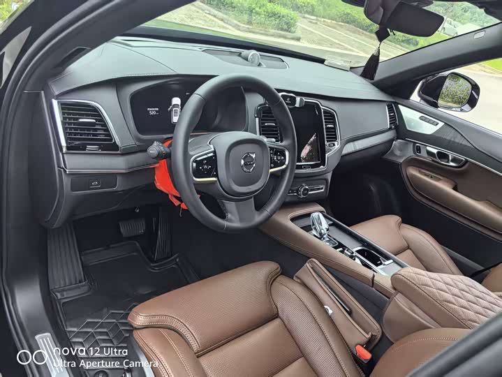 Фото 3 - Volvo XC90