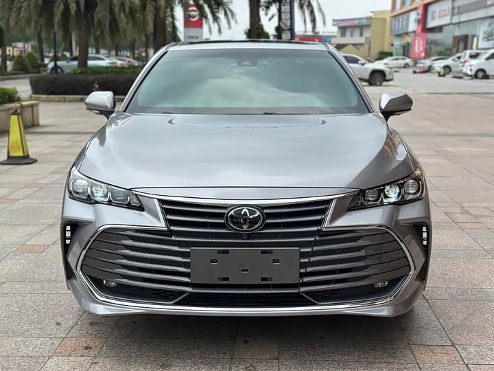 Фото 2 - Toyota Avalon