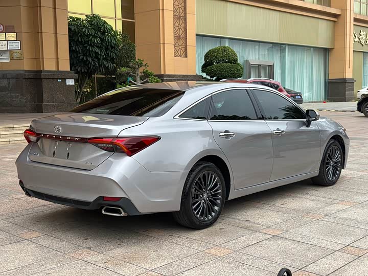 Фото 4 - Toyota Avalon