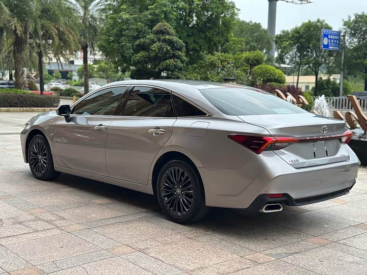 Фото 5 - Toyota Avalon