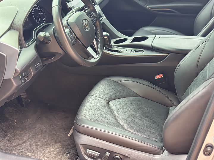 Фото 6 - Toyota Avalon