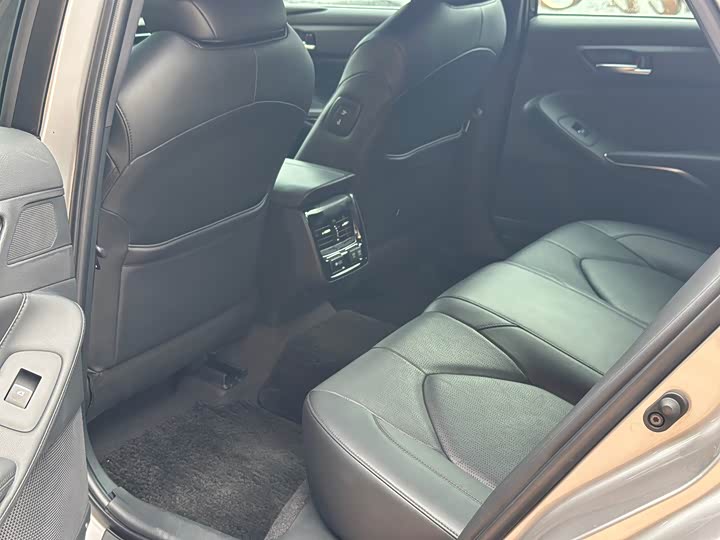 Фото 7 - Toyota Avalon