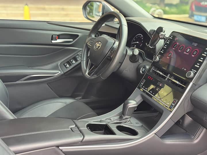 Фото 9 - Toyota Avalon