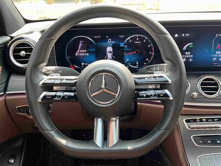 Фото 21 - Mercedes-Benz E-Class